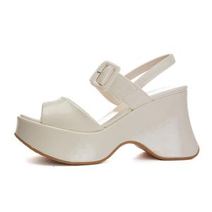 Женские сандалии на одной застежке POOQ, бежевый