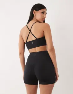 4505 Черные короткие леггинсы длиной 5 дюймов с завышенной талией и карманом для телефона на молнии Hourglass Icon active