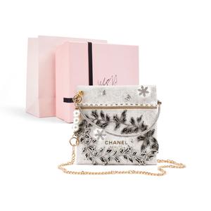 CHANEL [косметичка на заказ] Amber, Radiant Gold Language портативная косметичка для поездок на работу, сумка через плечо