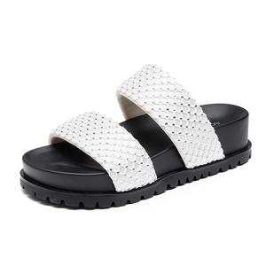 AOKANG Женские противоскользящие резиновые шлепанцы устойчивые к истиранию бежевые, цвет Beige