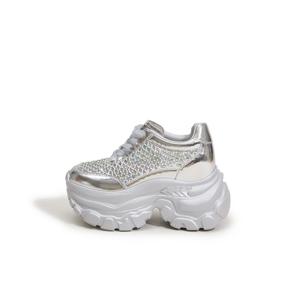 Milan love song Амортизирующие кроссовки с устойчивостью к истиранию и скольжению низкие массивные женские серебристые, цвет Silver