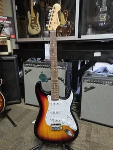 Fender Standard Stratocaster - 3 - Цвет Sunburst
