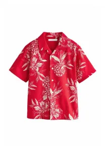 Рубашка стандартного кроя с коротким рукавом и отложным воротником. Next, Red Pineapple Print