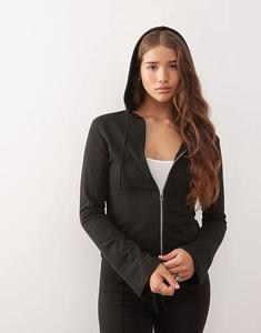 Приталенная толстовка Monki с расклешенными рукавами черного цвета