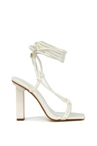Сандалии Tanner с ремешками и квадратным носком на высоком блочном каблуке с кружевной завязкой и завязками XY London, белый
