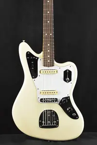 Fender Johnny Marr Jaguar Олимпик Уайт с грифом из палисандра