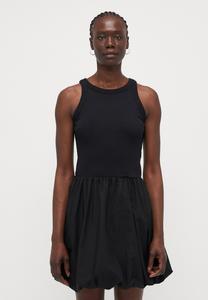 Повседневное платье BUBBLE MIXED MEDIA MINI Gap Tall, черный