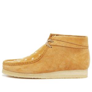 Кроссовки originals x vandy the pink wallabee boots ' cheeseburger yellow' Clarks, желтый