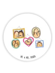 Mr. & Mrs. Panda Круглый магнит семейство ежей без слов в белом цвете