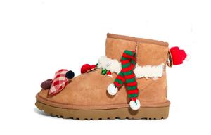 Угги UGG Classic Mini II с рождественским декором, коричневый