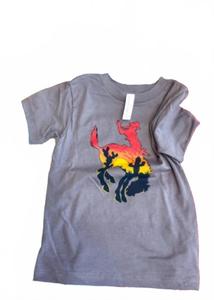 Rowdy Crowd Детская футболка Sunset Bronc серого цвета