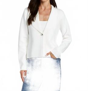 Ариэлла Вязаный блейзер в белом DREW