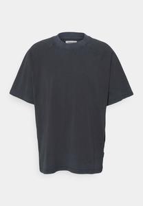 Базовая футболка YOURTURN