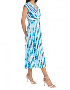 Капризный миди-сарафан с V-образным вырезом и короткими рукавами в голубом цвете Breeze Blue с принтом Maggy London