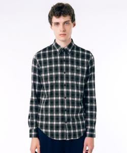 клетчатая футболка