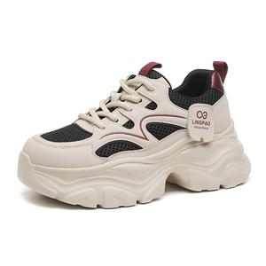 SENJIALUO Женские противоскользящие дышащие устойчивые к истиранию легкие массивные кроссовки с низким верхом черные, цвет Black