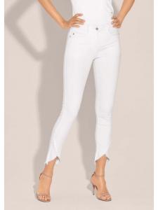 MADELEINE Укороченные брюки с пятью карманами и бахромой белого цвета