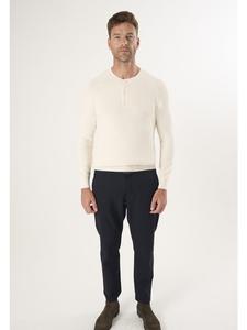 Свитер цвета экрю Felix Hardy