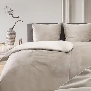 Постельное белье 140x200 и 2 плюшевых одеяла с кашемировым эффектом 80x80 см в серо-коричневом цвете Blumtal