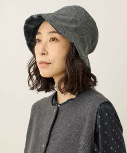 Шляпа с клетчатой каймой