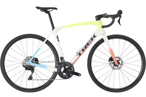 Шоссейный велосипед Trek Domane sl 5 gen 4 - 28 дюймов - diamant - 2026, weiß | era white/glowstick/coral fade