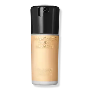 Тональная основа Studio Radiance Serum Powered Foundation MAC, NC20 (light beige with neutral golden undertone for light skin)