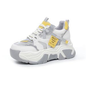 CHOVO Дышащие легкие утолщенные кроссовки на платформе для увеличения роста женские бело-желтые, цвет White Yellow