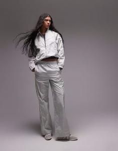 Спортивная куртка Windrunner серебристого цвета Nike