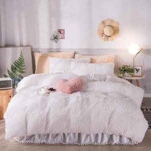 EAGLCQA Комплект постельного белья плюшевый мохнатый серый белый розовый с помпонами Color 1