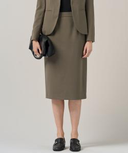 Облегающая юбка из шерсти, эластичная в двух направлениях.