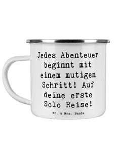 Кружка с надписью о путешествии в одиночку, компания с надписью в белом цвете Mr. & Mrs. Panda