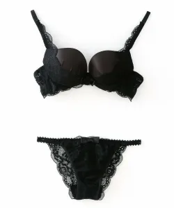 Комплект из бюстгальтера и шортиков из атласа и кружева, подчеркивающий бюст Pourvous, цвет Black