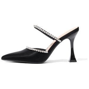 YAFEI XUANYU Женские противоскользящие закрытые тапочки черные, цвет Black