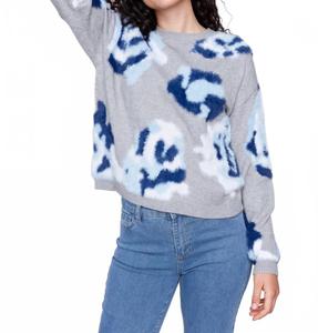 Вязаный свитер с цветочным жаккардом и свободной линией плеч в светло-сером цвете CHARLIE B, светло-серый