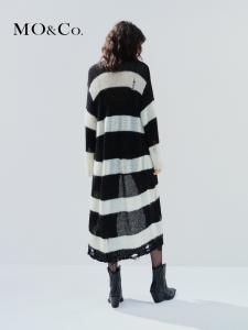 Свитер MO&Co 2024 в полоску, белый / черный