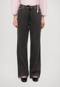 Джинсы свободного кроя NANNY Baum und Pferdgarten, серый