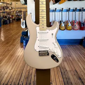 Paul Reed Smith John Mayer Silver Sky - Moc Sand Satin с кленом (модель 2023 года)