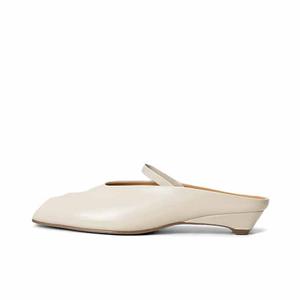 SHOEMAKER QUEEN Женские противоскользящие тапочки с закрытым носком экрю, цвет Ecru