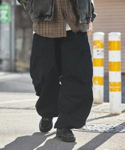 Брюки-карго из рипстопа с камуфляжным рисунком и изогнутым силуэтом