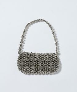 Миниатюрная сумка через плечо, украшенная бисером.