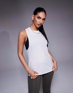 Жилет с заниженной проймой из быстросохнущего трикотажного полотна 4505 белого цвета