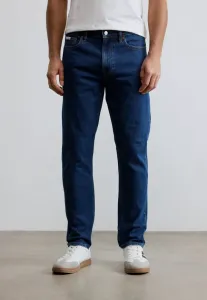 Классические джинсы-зауженные, зауженного кроя. Calvin Klein Jeans, Pacifico