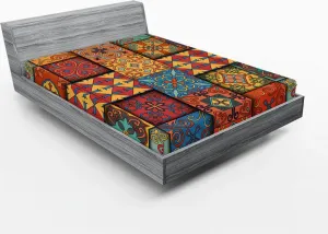 Простыня на резинке ABAKUHAUS Talavera, с рисунком в виде разноцветных квадратов из плитки в этническом стиле азулежу, 160 x 200 см, разноцветная Abakuhaus