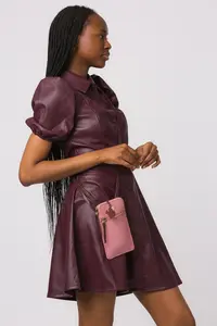 Кожаная сумка через плечо для телефона Bambino Conkca London, розовый