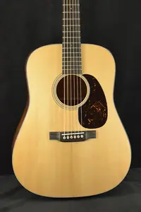 Martin Custom Shop Dreadnought, красное дерево, ель Адирондака, VTS натуральный