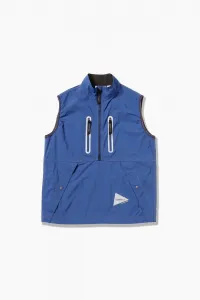 Жилет из ворсистого нейлона GRAMICCI × and wander