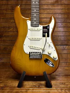 Fender American Performer Stratocaster, гриф из палисандра, цвет Honey Burst