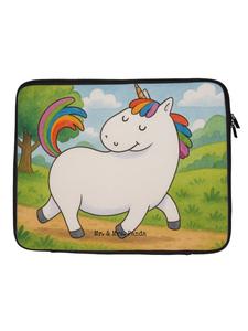 Mr. & Mrs. Panda Сумка для ноутбука с изображением единорога, расхаживающего по земле, белого цвета.