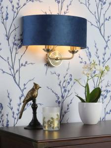 Светильник Sorrento с двойной стенкой Laura Ashley, Antique Brass/Blue