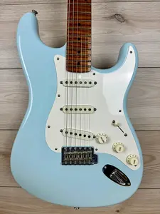 Fender Custom Shop 2023 Ограниченное издание Roasted '50s Strat DLX Closet Classic, корпус из цельного 4A жареного кленового флейма, выцветший состаренный звуковой синий
